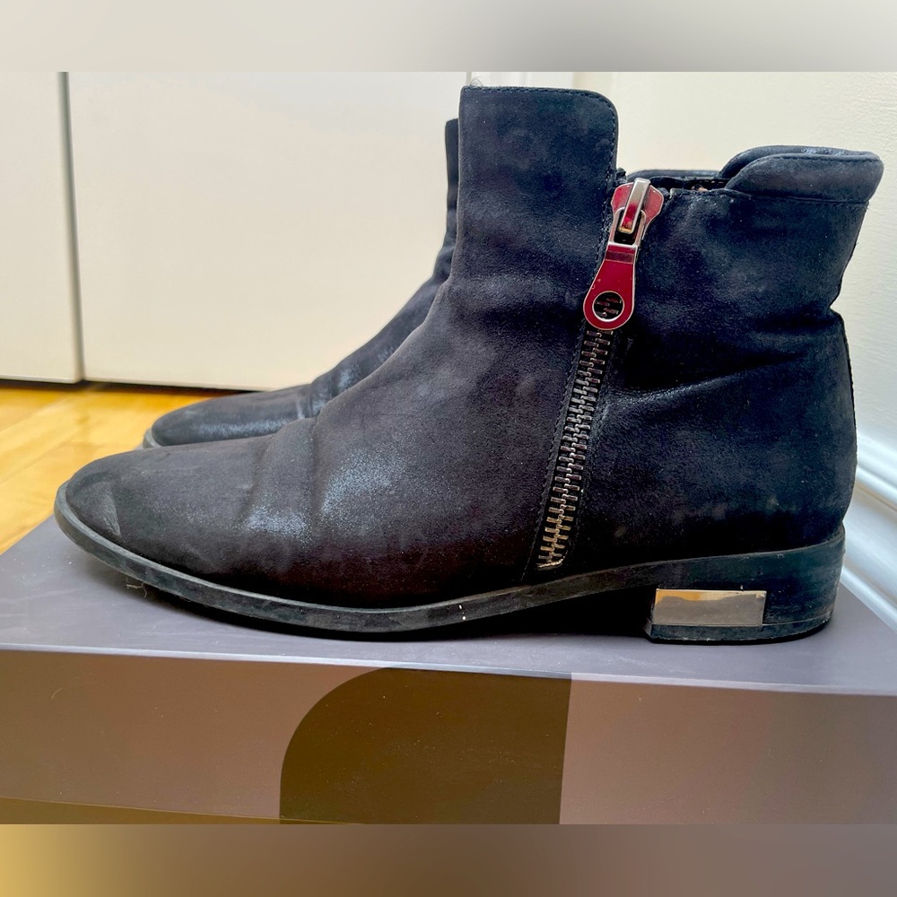 Black Italian leather ankle boots, good grip, size 40 EUR